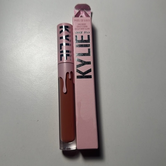 KYLIE COSMETICS Matte Liquid Lipstick Klo$ 707 warm beige nude - Picture 8 of 9